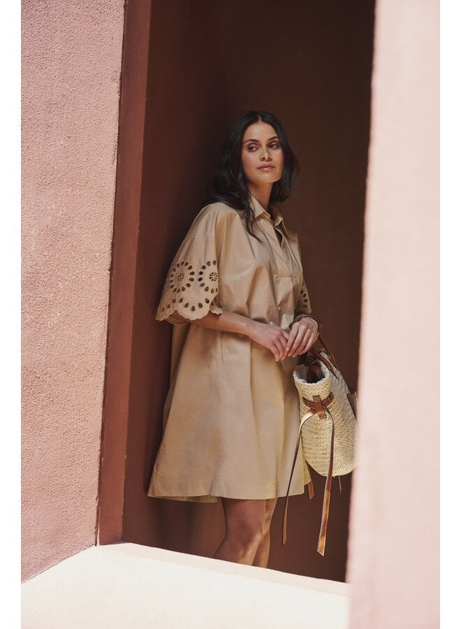 CeylinRegular.7002623 Rino&Pelle Regular length wide dress with sleeve detail  Oat