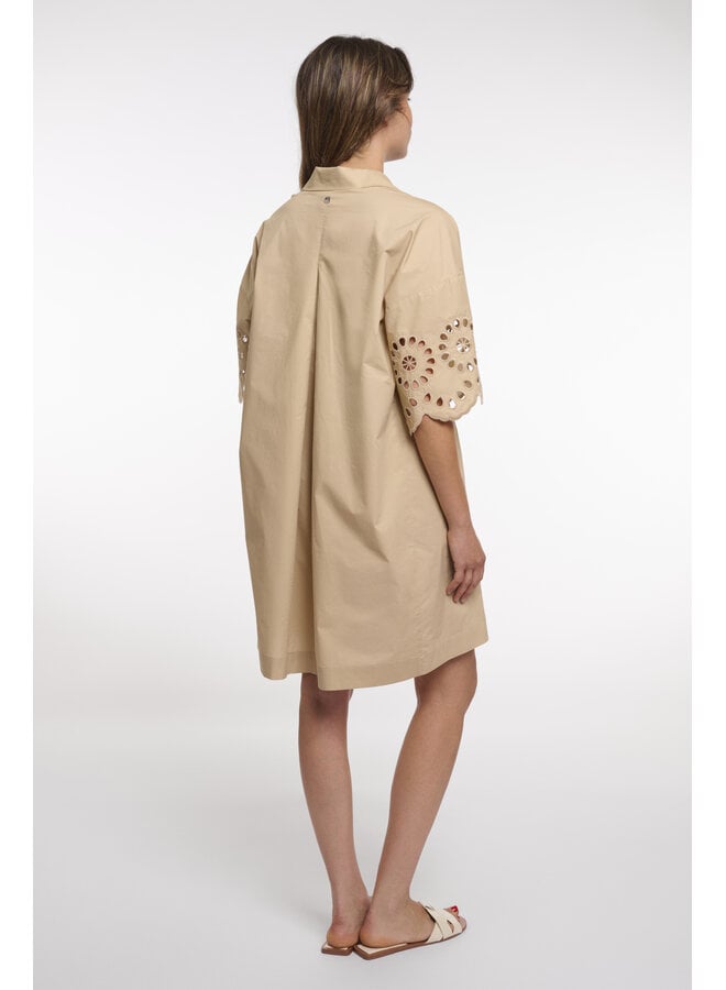 CeylinRegular.7002623 Rino&Pelle Regular length wide dress with sleeve detail  Oat