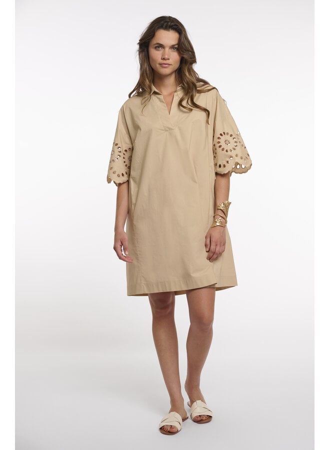 CeylinRegular.7002623 Rino&Pelle Regular length wide dress with sleeve detail  Oat