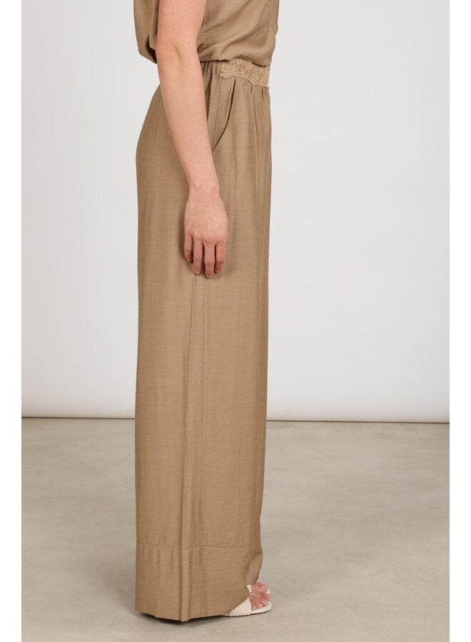 NKS09070 64 Nukus Merel Pants Camel