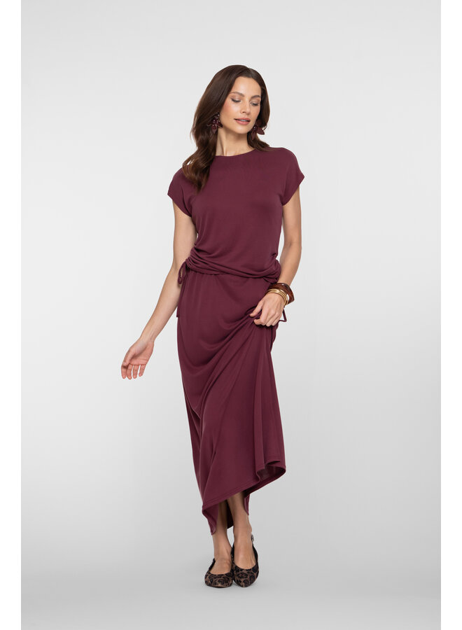 66364-20 470 Geisha skirt bordeaux