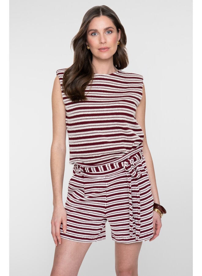 63486-20 010 Geisha top off-white/merlot