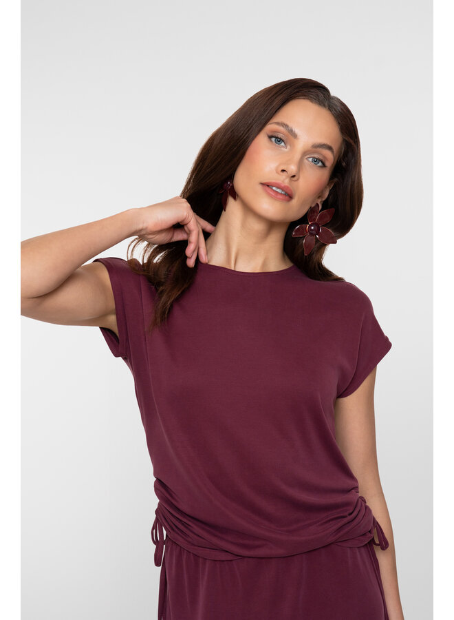 62330-20 470 Geisha top bordeaux