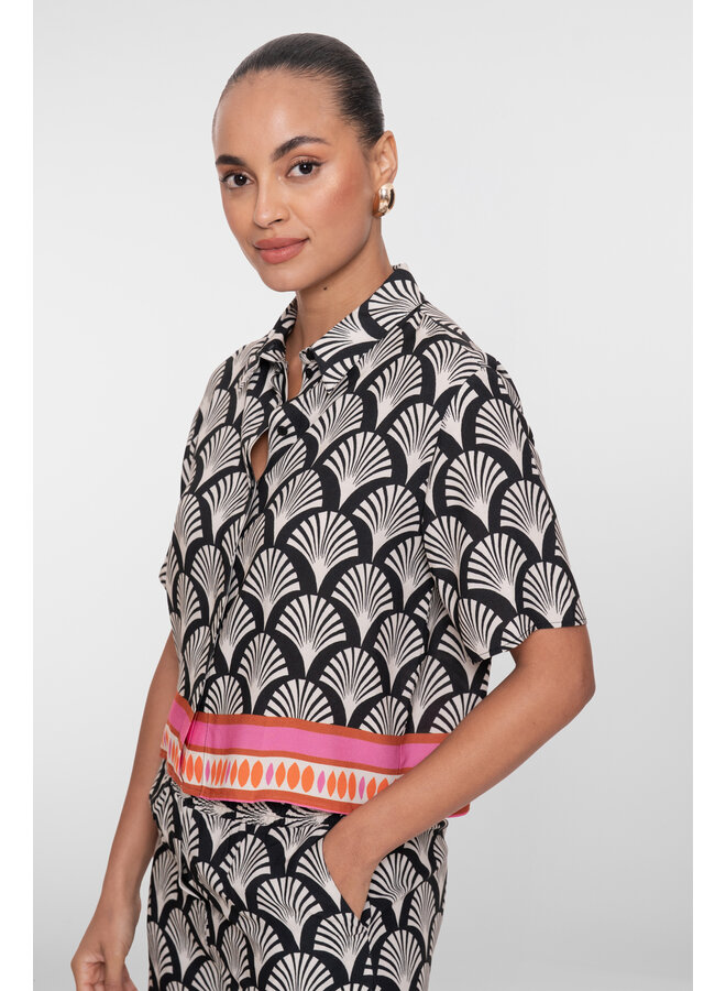 63467-20 999 Geisha blouse black/pink