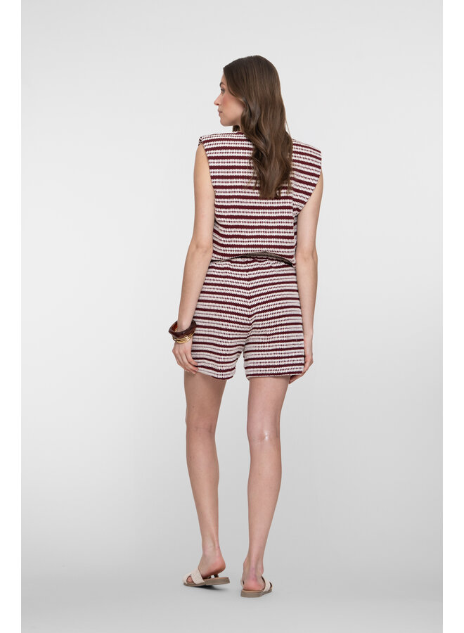 61428-20 010 Geisha short off-white/merlot