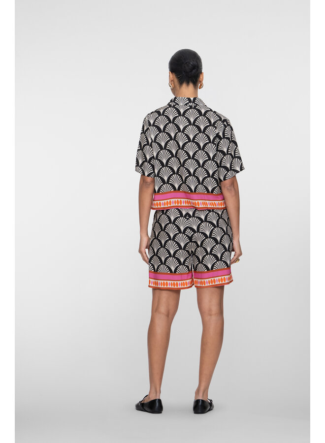 61424-20 999 Geisha short black/pink