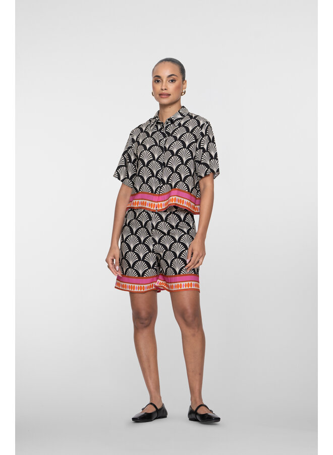 61424-20 999 Geisha short black/pink