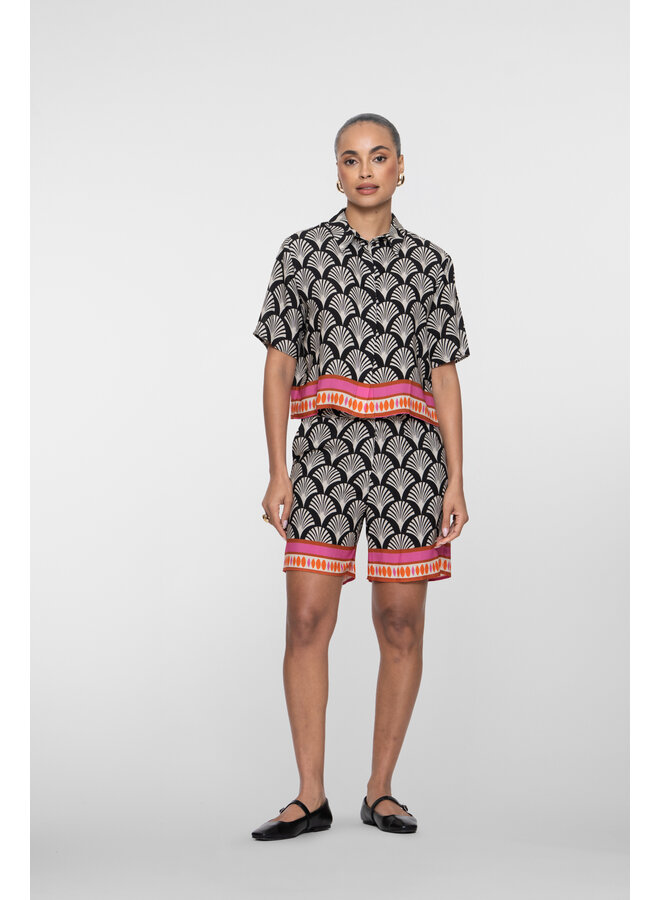 61424-20 999 Geisha short black/pink