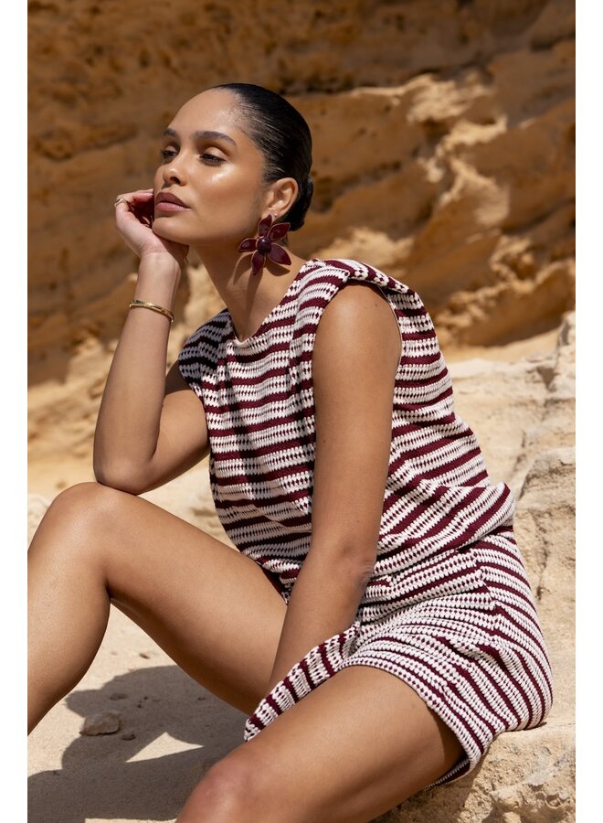 61428-20 010 Geisha short off-white/merlot