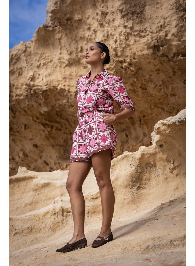 61429-20 420 Geisha short pink/merlot