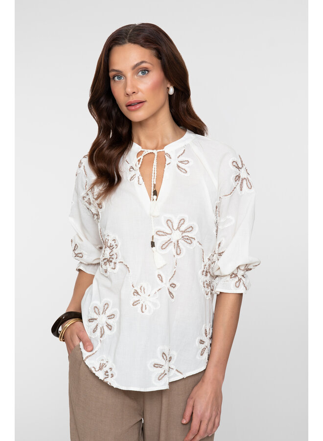 63300 718 Geisha Top embroidered Ecru