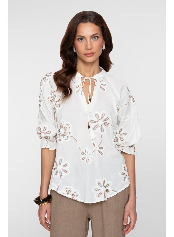 63300 718 Geisha Top embroidered Ecru