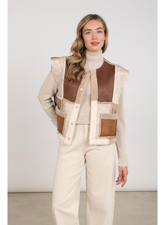 NKF08030 386 Nukus Helen Gilet Sand/Toffee