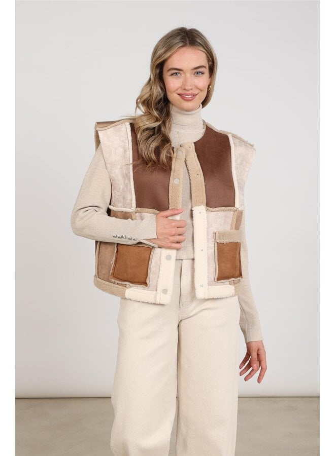 NKF08030 386 Nukus Helen Gilet Sand/Toffee