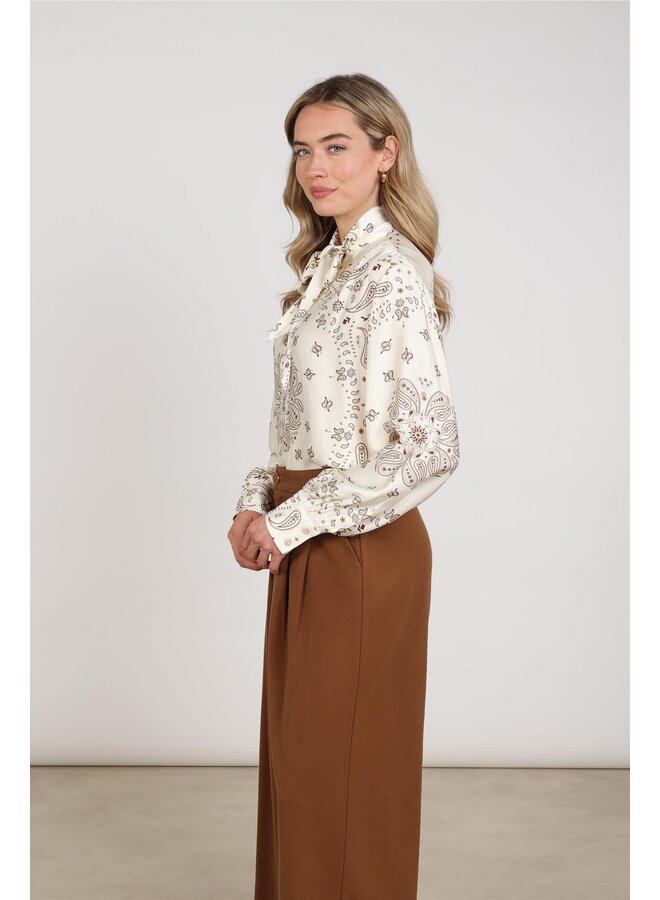 NKF02201 318 Nukus Angie Blouse Tie Paisley Offwhite/Toffee