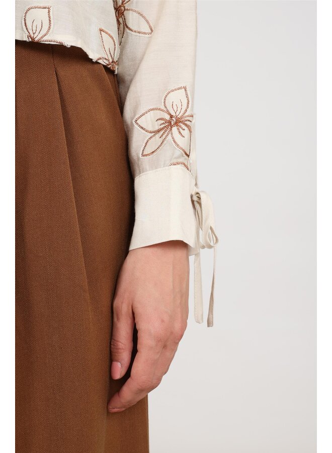 NKF02118 9 Nukus Bailey Blouse Flower Sand