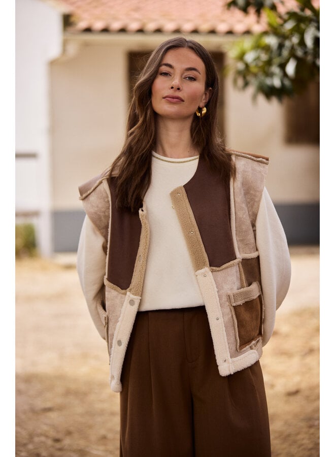 NKF08030 386 Nukus Helen Gilet Sand/Toffee