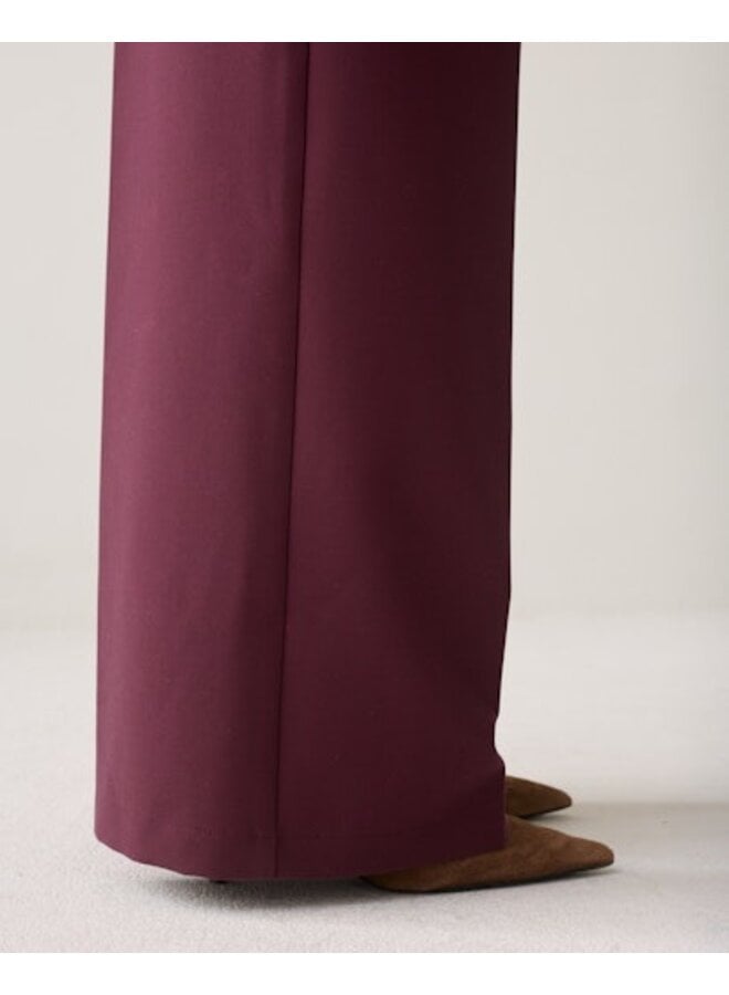 4s2369-11680 335 Summum Trousers Foam uni Dark burgundy