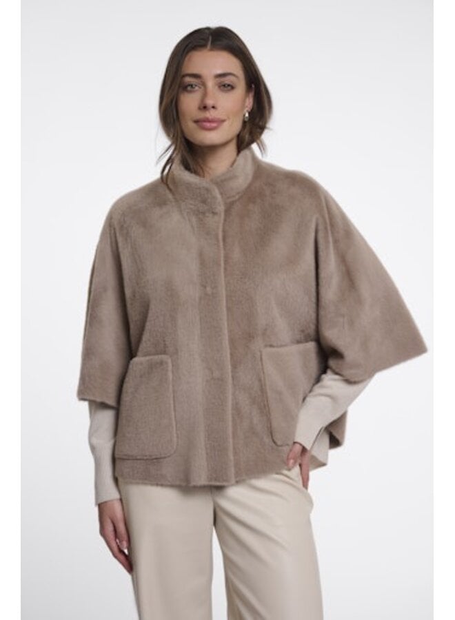 Dewi.7002611 Rino en Pelle Faux fur cape Mocha latte