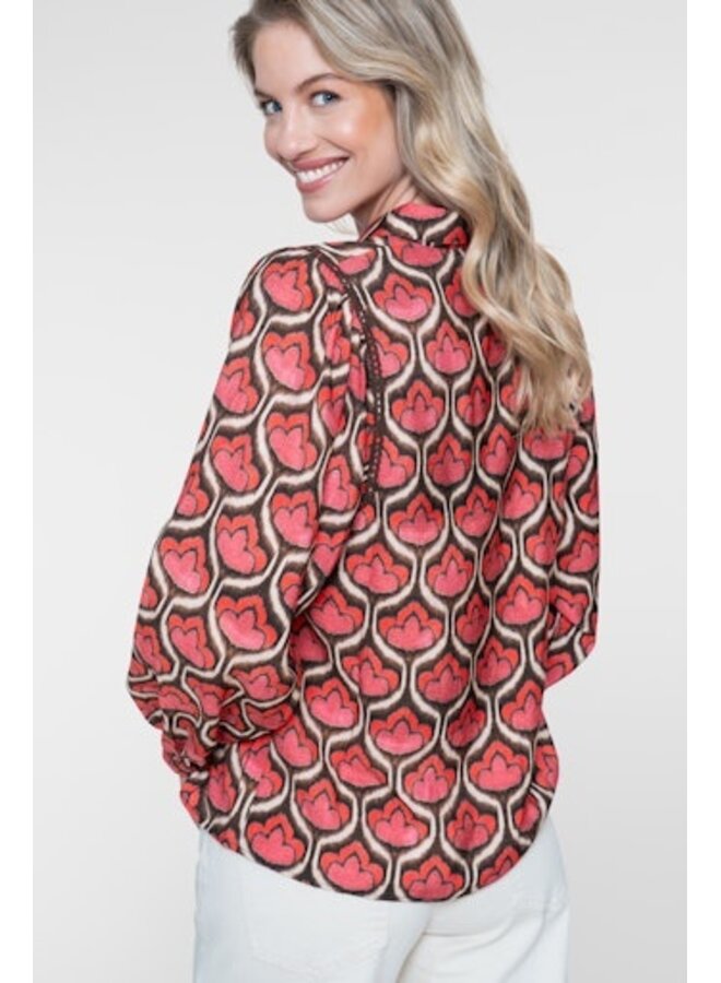 63641-20 450 Geisha blouse red/brown