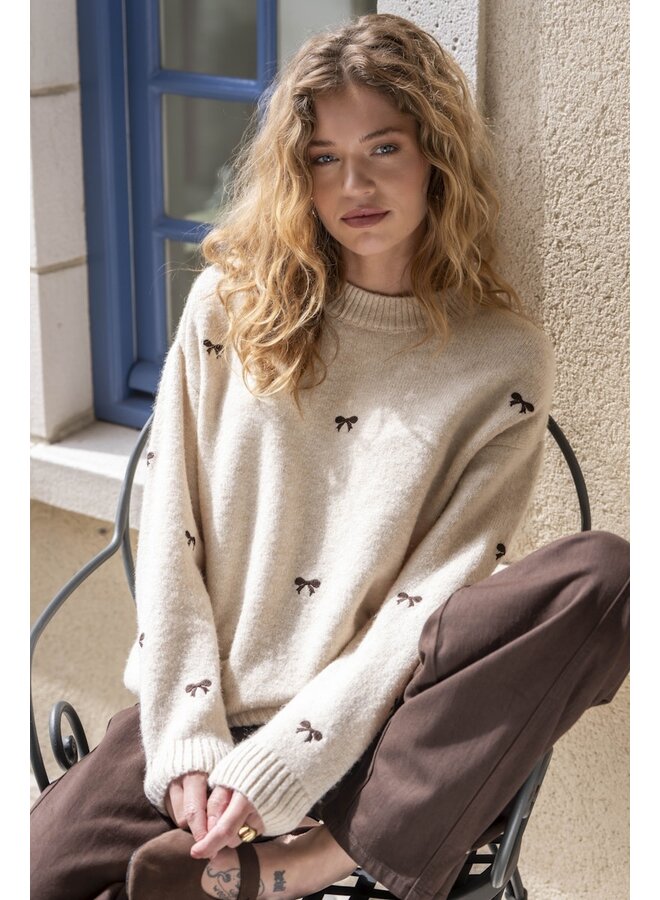 64538-23 720 Geisha Pullover embro bowtie sand/dark brown