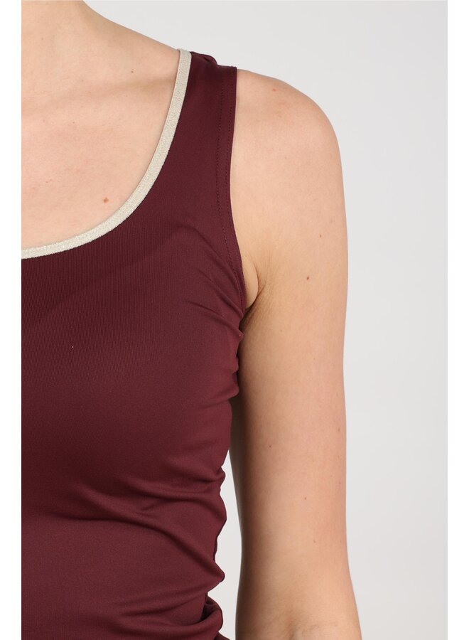 NKF01100 397 Nukus Juba Singlet Cherry/Gold