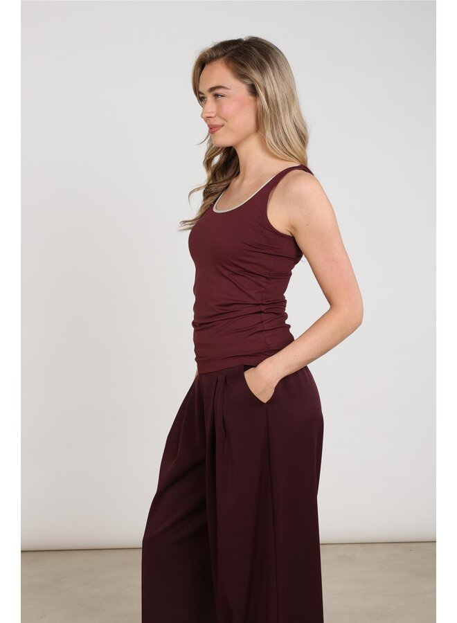 NKF01100 397 Nukus Juba Singlet Cherry/Gold