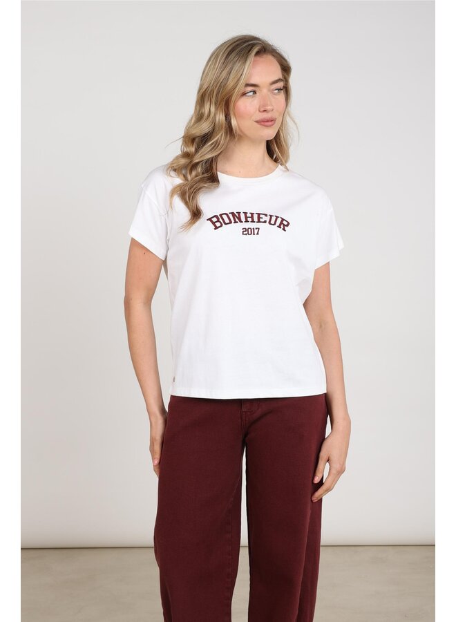 NKF04020 392 Nukus Senna T-shirt Offwhite/Cherry