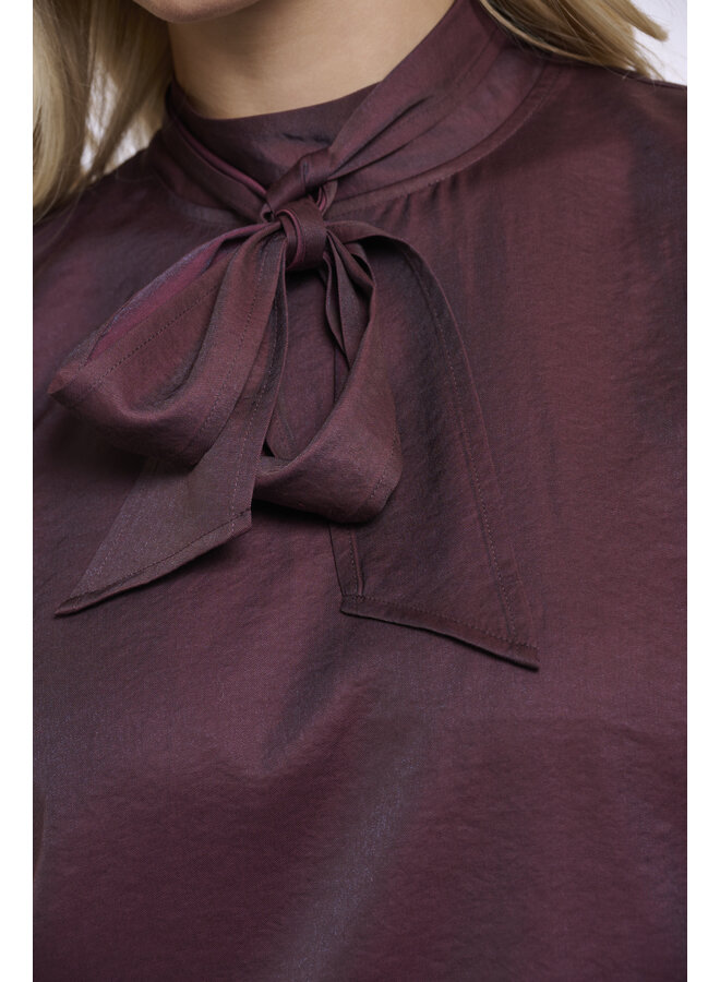 Bryanna.7002611 Rino en Pelle Blouse with bow tie neck Fudge cloak