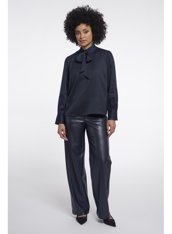 Bryanna.7002611 Rino en Pelle Blouse with bow tie neck Dark navy