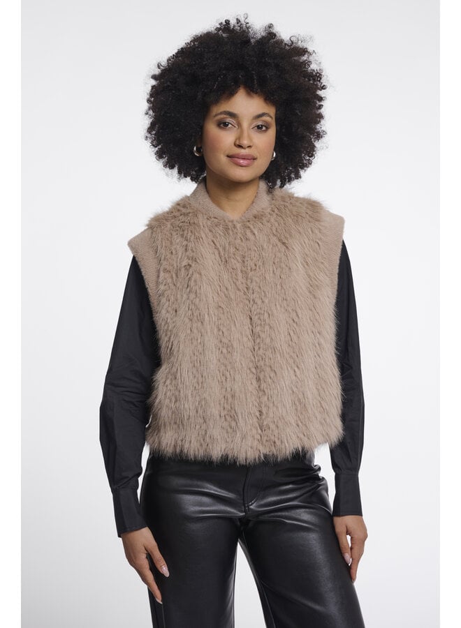 Alvita.7002612 Rino & Pelle Faux fur waistcoat with hook & eye closure Oat