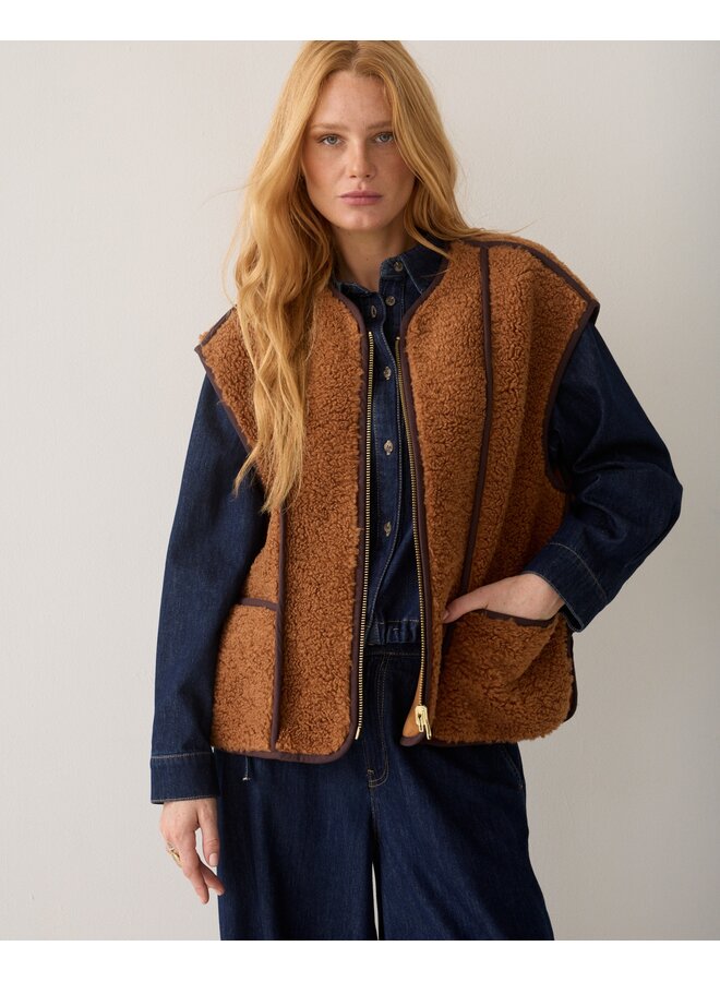 9s265-12512 739 Summum Bodywarmer Bonded teddy Cinnamon