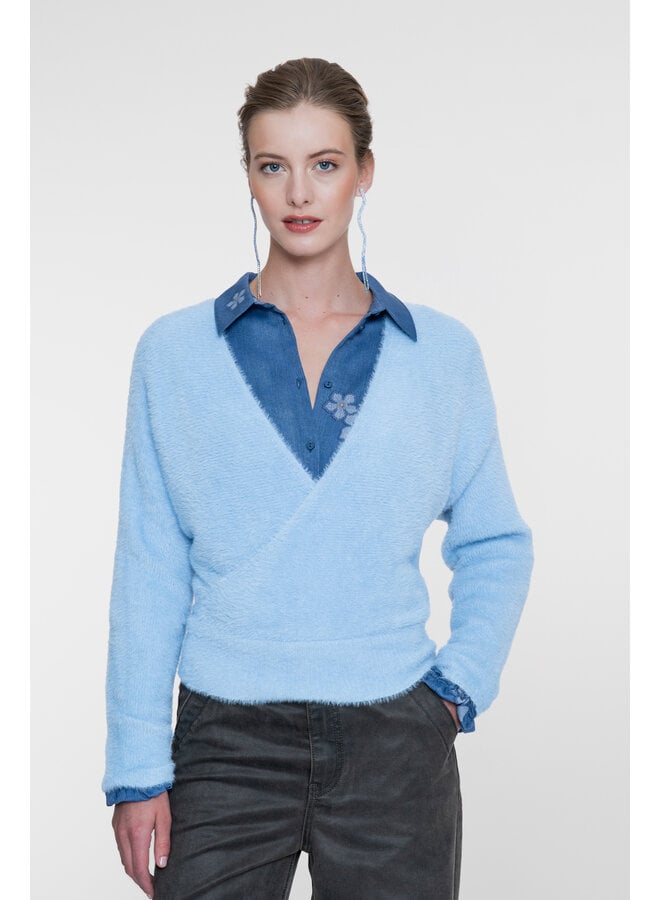 64512-10 625 Geisha Cross over hairy top blue