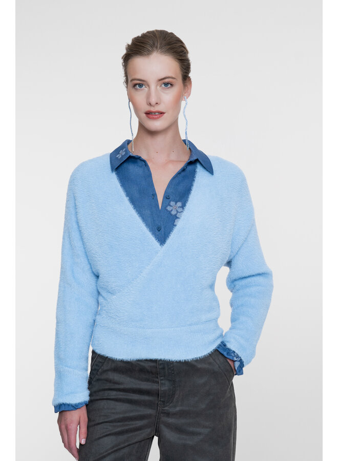 64512-10 625 Geisha Cross over hairy top blue