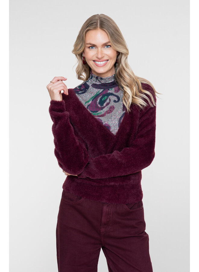 64512-10 480 Geisha Cross over hairy top burgundy