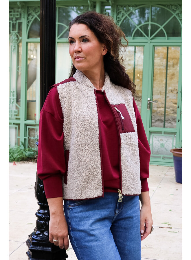 179570 273 MosMosh MMRowe Eli Teddy Vest Cabernet