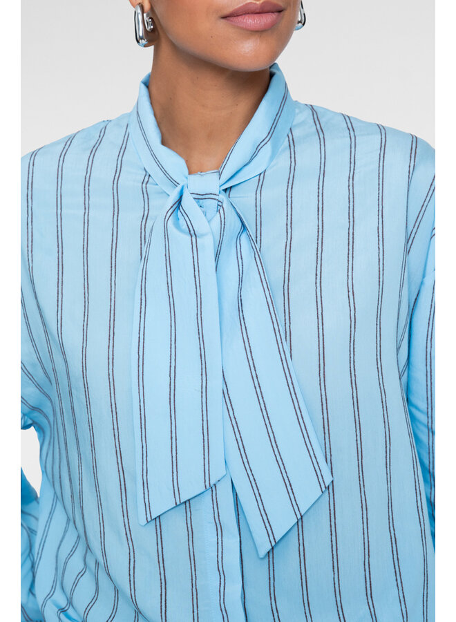 63915-20 625 Geisha blouse ineral blue/brown