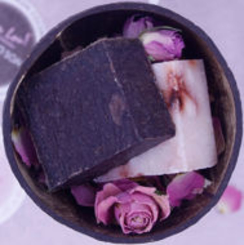 Oh Lou Lou! Kokosolie Zeepjes in Kokosnoot Chocolade en Rozen Oh Lou Lou! Kokosolie Zeepjes in Kokosnoot Chocolade en Rozen