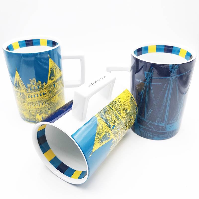 ART-DOMINO® BY SABINE WELZ LÜBECK CITY-MUG - 01