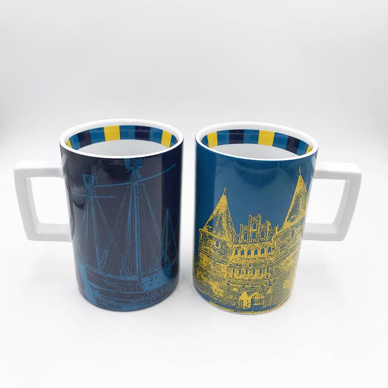 ART-DOMINO® BY SABINE WELZ LUBECK CITY-MUG - 01