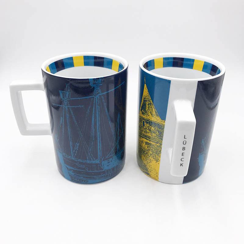 ART-DOMINO® BY SABINE WELZ LUBECK CITY-MUG - 01