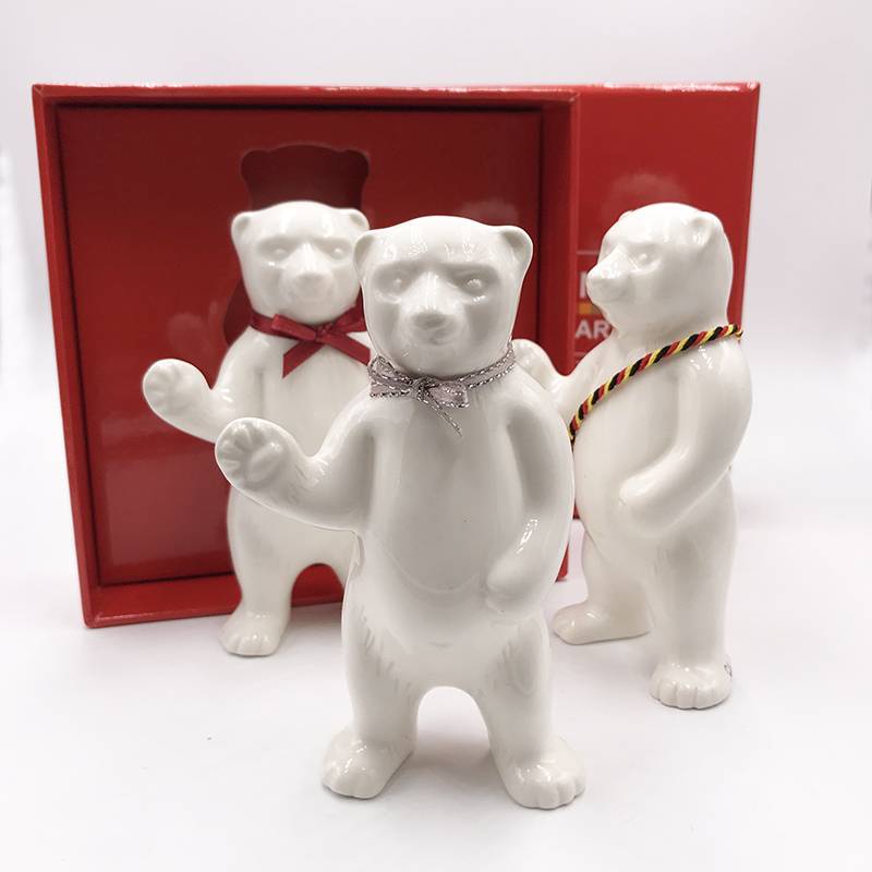 ART-DOMINO® BY SABINE WELZ Porcelain bear from Berlin