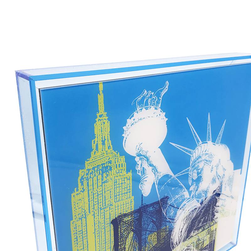 MAGNET-STORIES New York - Collage - 01 + Frame