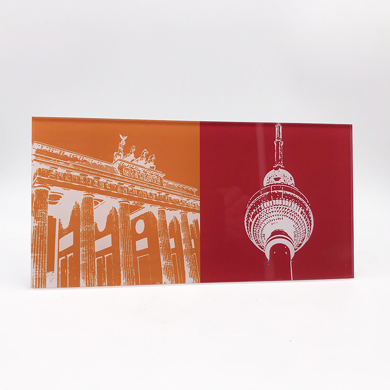 MAGNET-STORIES Berlin - Brandenburg Gate + Television tower