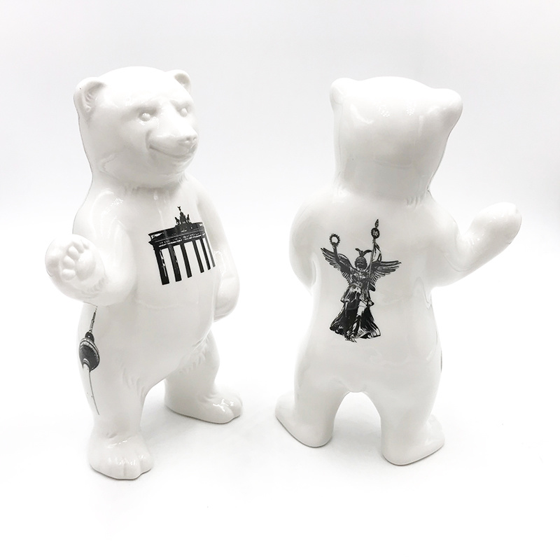 MAGNET-STORIES Porcelain bear from Berlin - With Berlin Tattoos