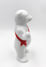 ART-DOMINO® BY SABINE WELZ Ours en porcelaine de Berlin - Avec ceinture rouge