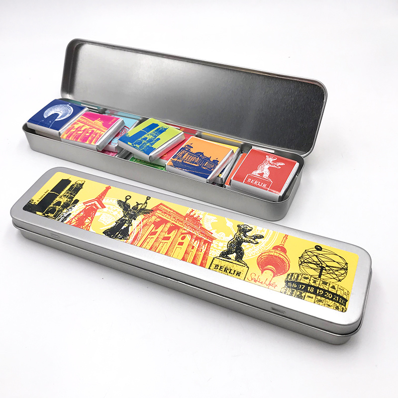 ART-DOMINO® BY SABINE WELZ Chocolate with Berlin motifs in a metal tin