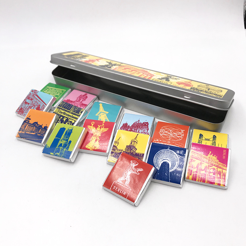 MAGNET-STORIES Chocolate with Berlin motifs in a metal tin
