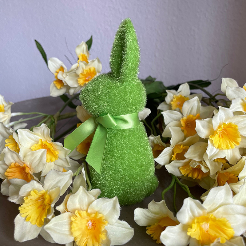 MAGNET-STORIES Osterhase - 15,6 cm in verschiedenen Farben