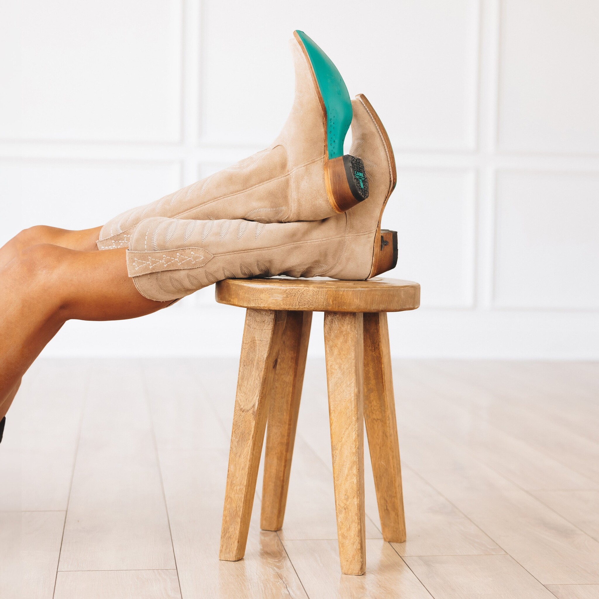 Lane Squash Blossom Latte Suede  Cowboystiefel